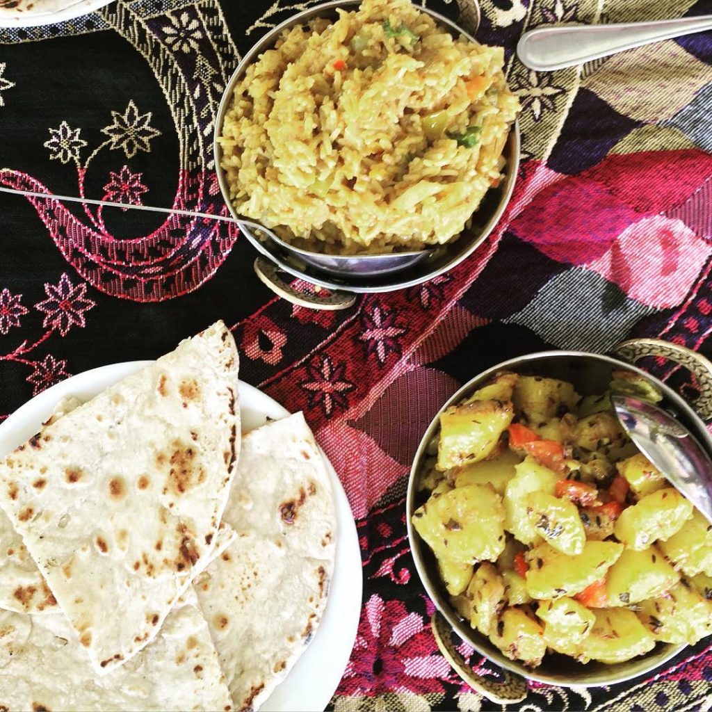 13531983_590248121135154_1966648105_n